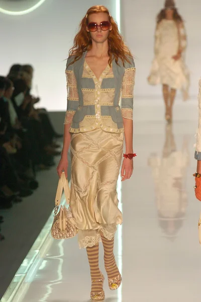 Look 12